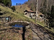 49 Riprendo il sent. 597 e passo dalla Ca' Fenii